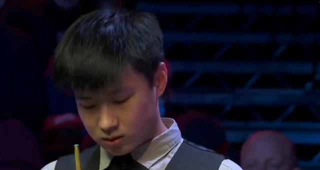 刻在足球和 刻在足球和