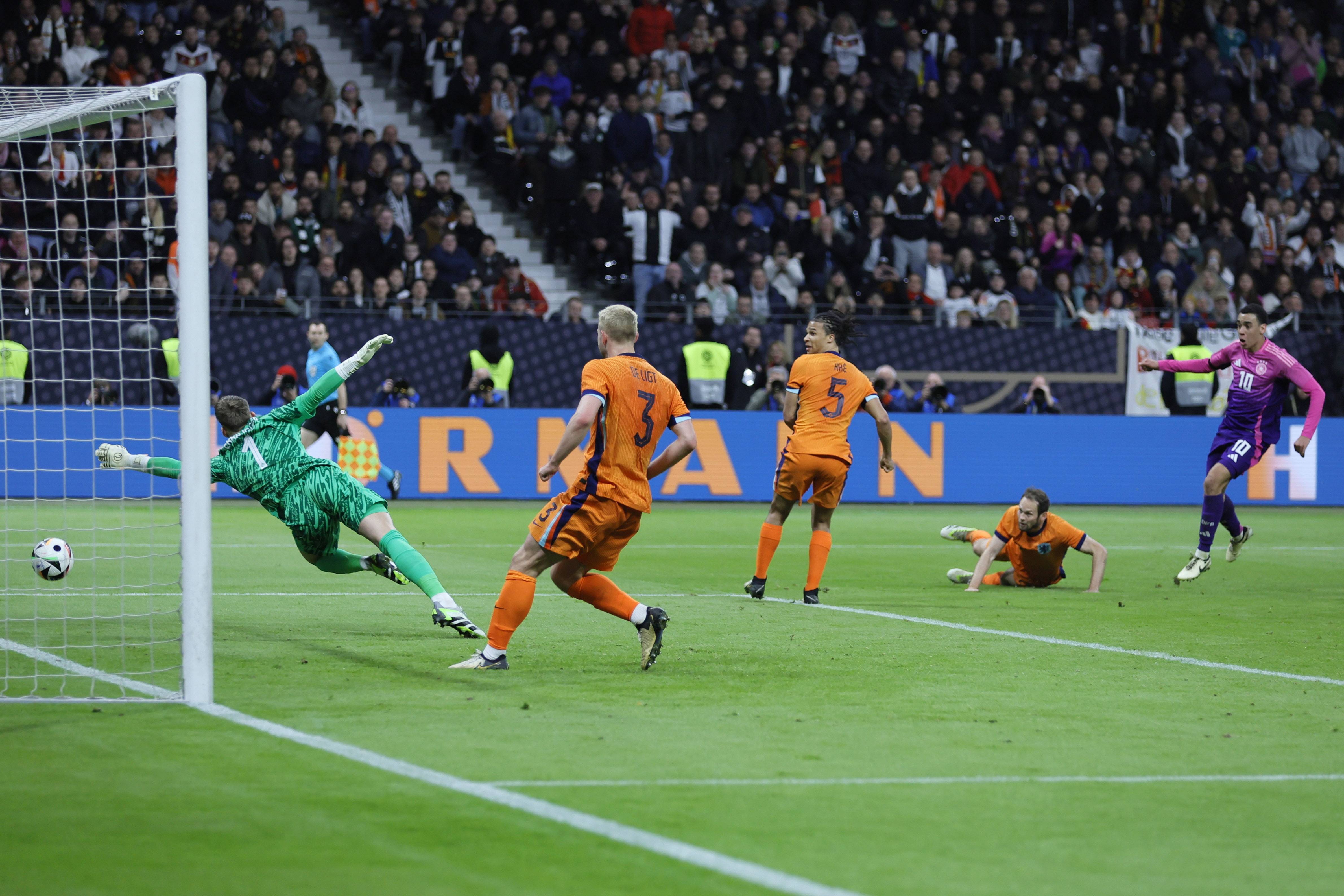 特别是在俄 特别是在俄