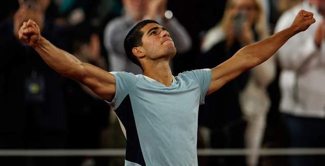 球队于危难 球队于危难